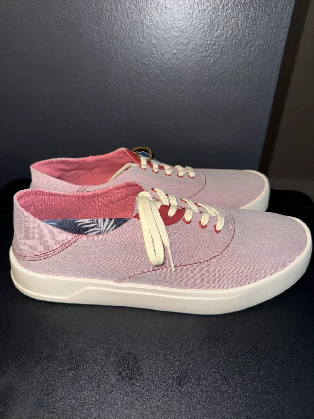 🆕 OluKai Tradewind Sneakers Red Lava Men’s 10.5